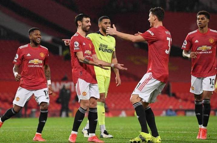 曼联曼城对簿下场，胜者晋级之门的简单介绍