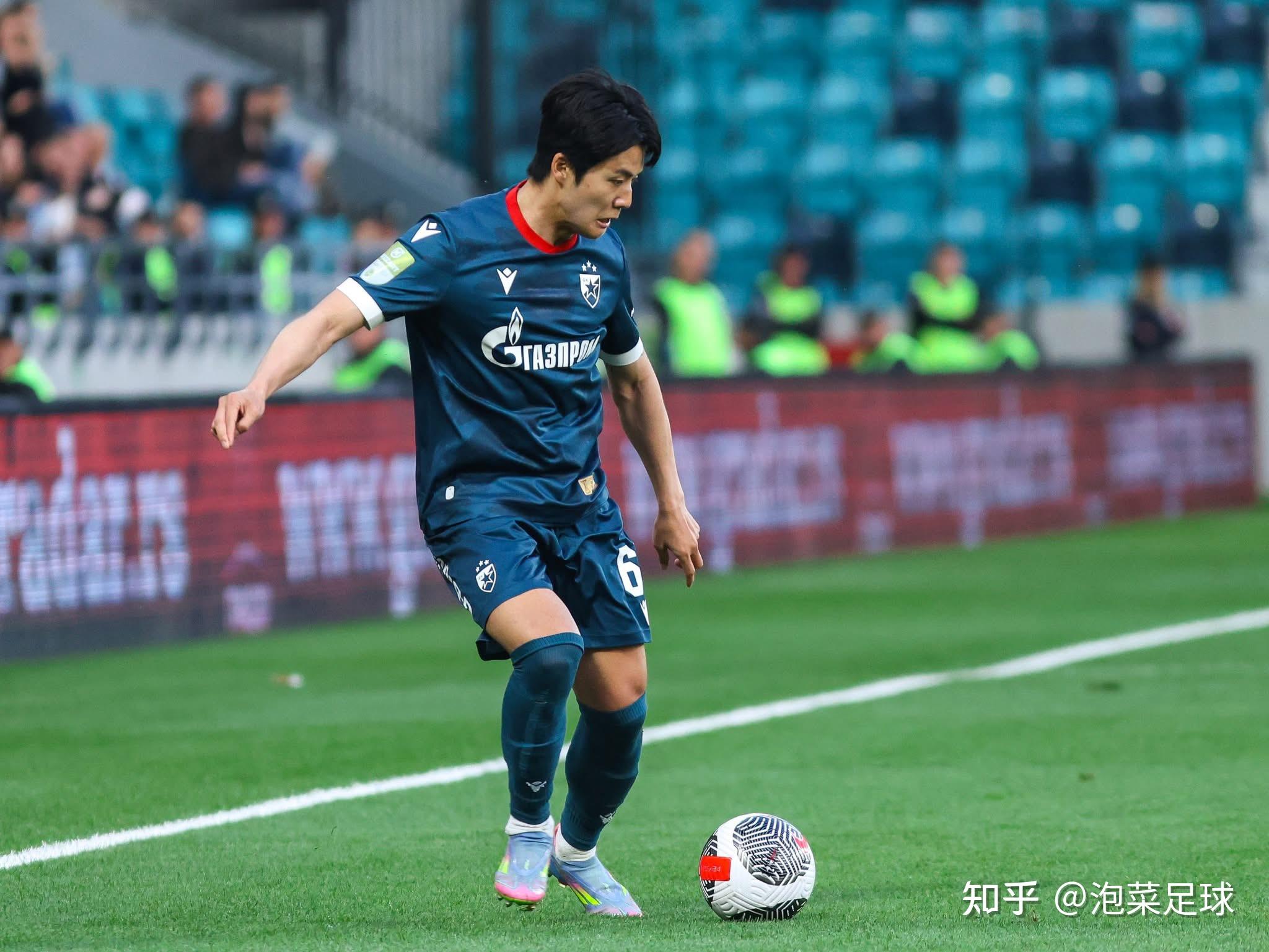 外援表现出色，帮助球队卫冕冠军