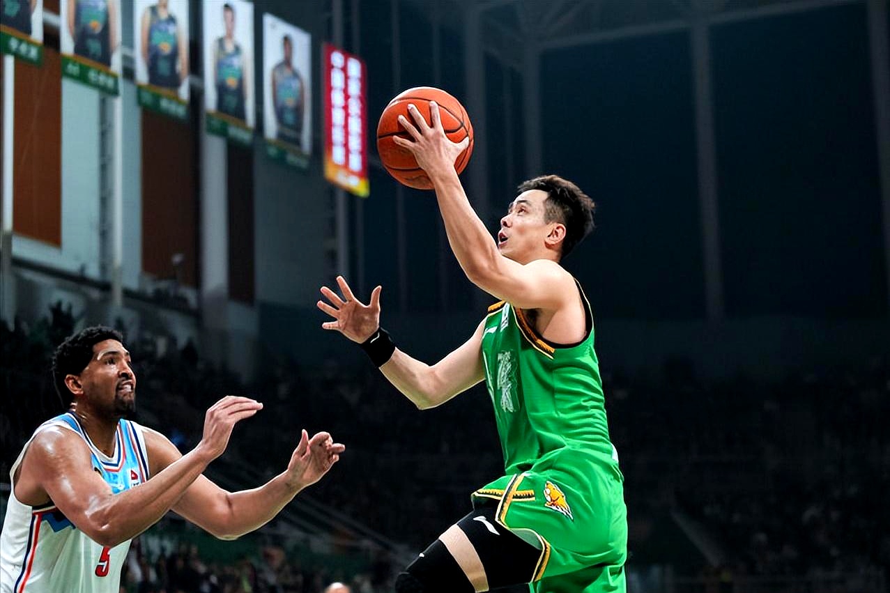 辽宁队紧随对手,努力争取胜利的简单介绍 辽宁队紧随对手,努力争取胜利的简单介绍