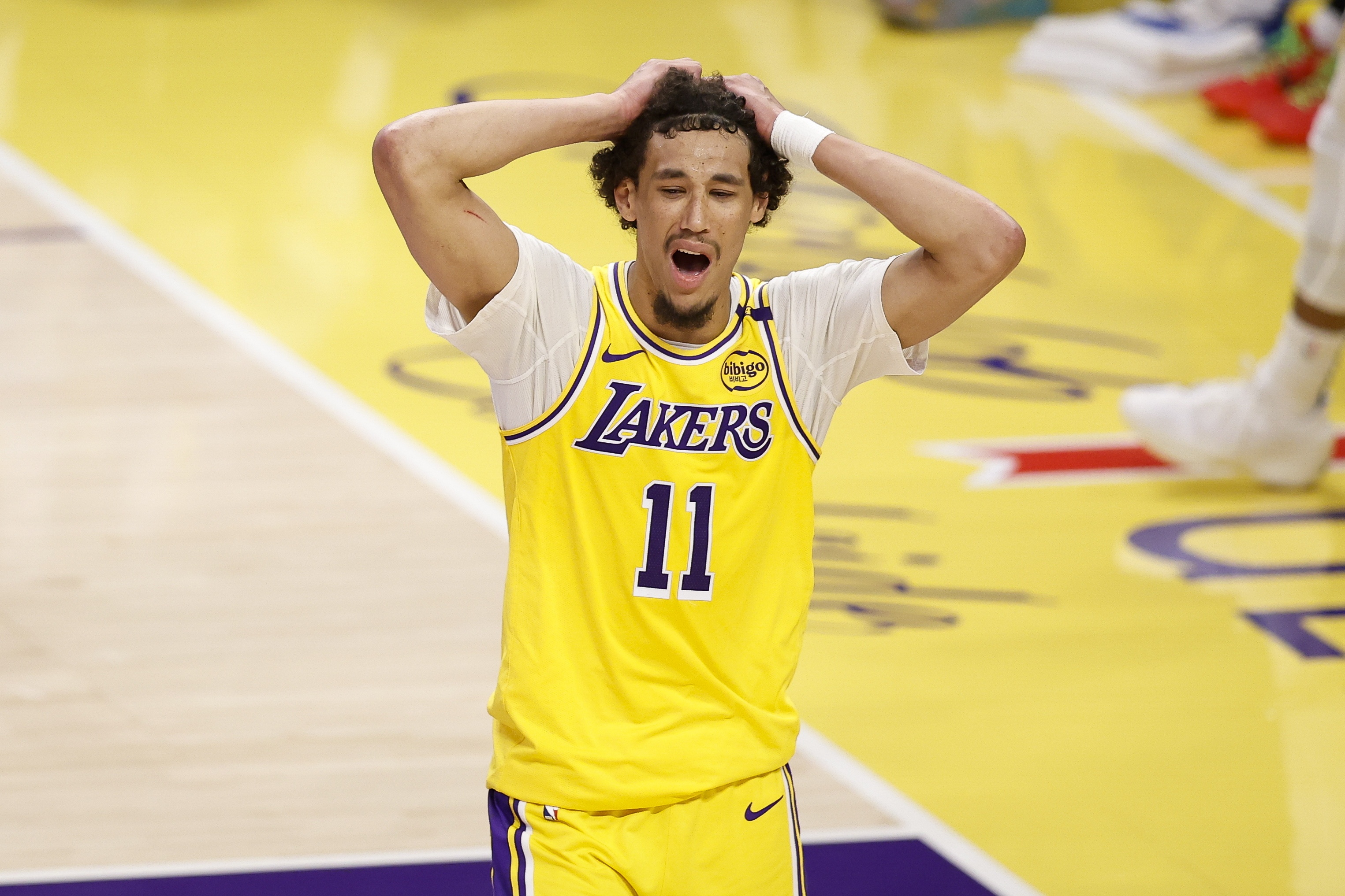 湖人客场惨败，球队状态低迷难以振作