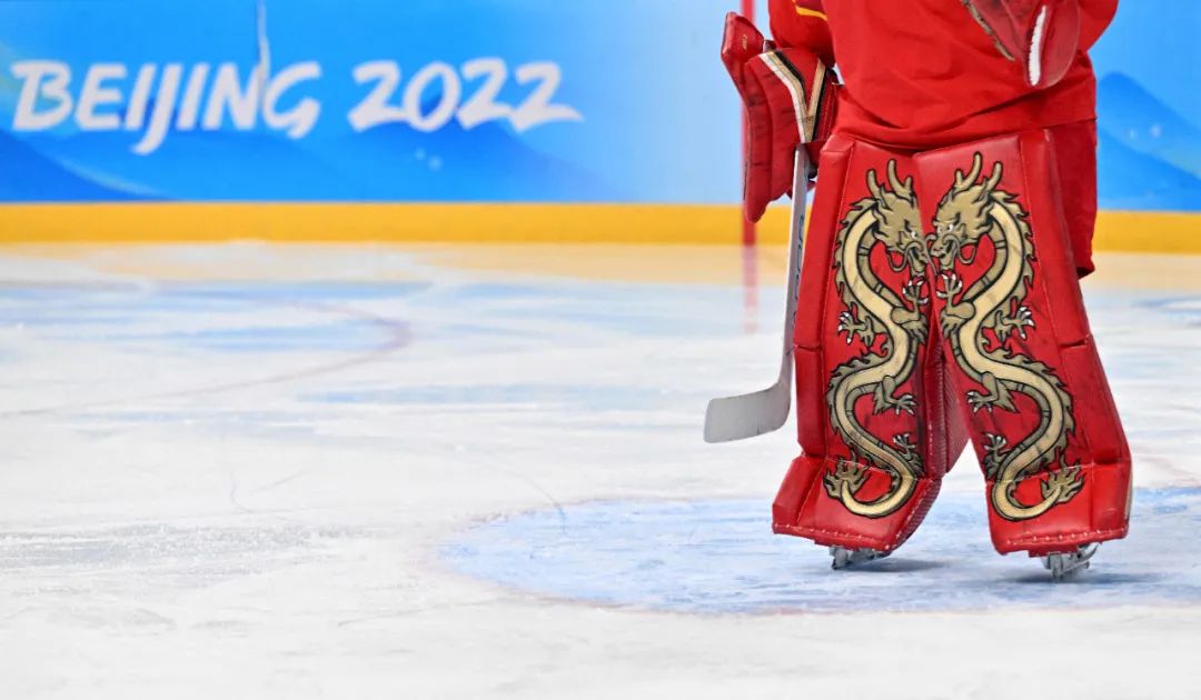 冰球选手赛后落泪,背后故事感人 冰球选手赛后落泪,背后故事感人