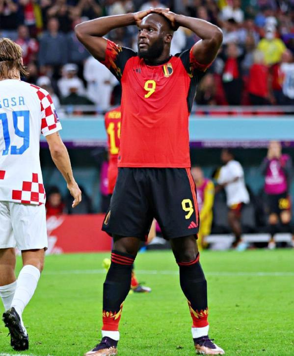 日本队翻盘德国队,黄鸭组合点燃赛场 日本队翻盘德国队,黄鸭组合点燃赛场