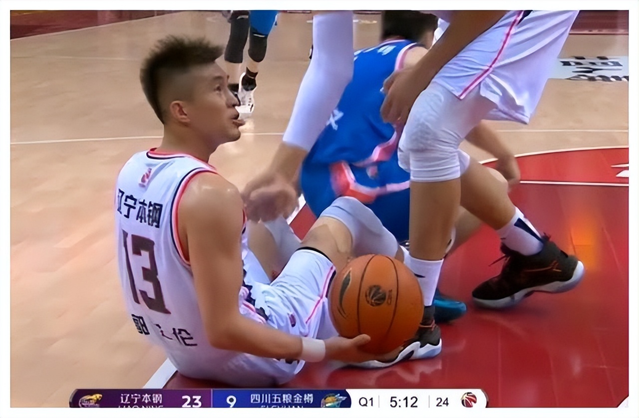 辽宁队力克北京队,赵继伟扛起全队 辽宁队力克北京队,赵继伟扛起全队